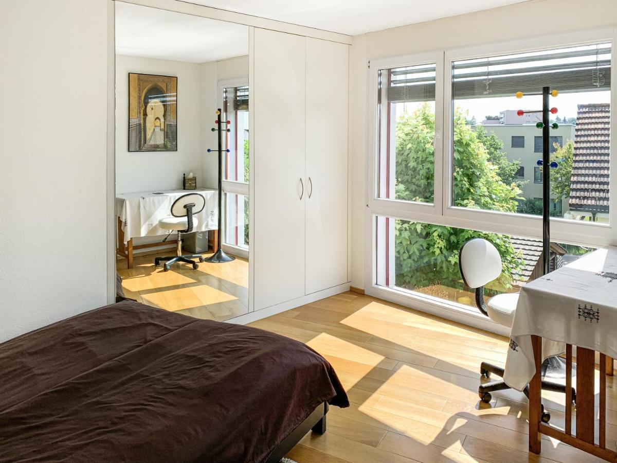 Haus Zur Lilie Hotel Hinwil Exterior foto
